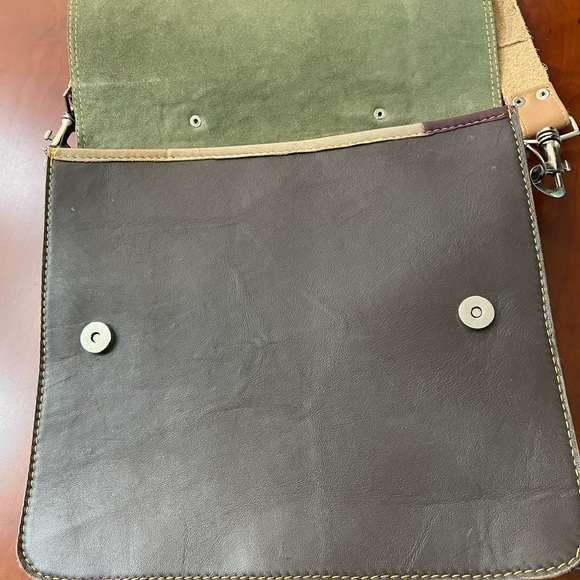 Leather color block shoulder bag with short handle and adjustable leather strap. - Picture 10 of 14